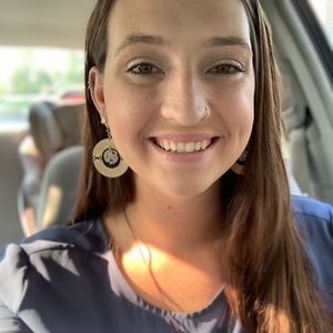 Meet your Posher, Hailey